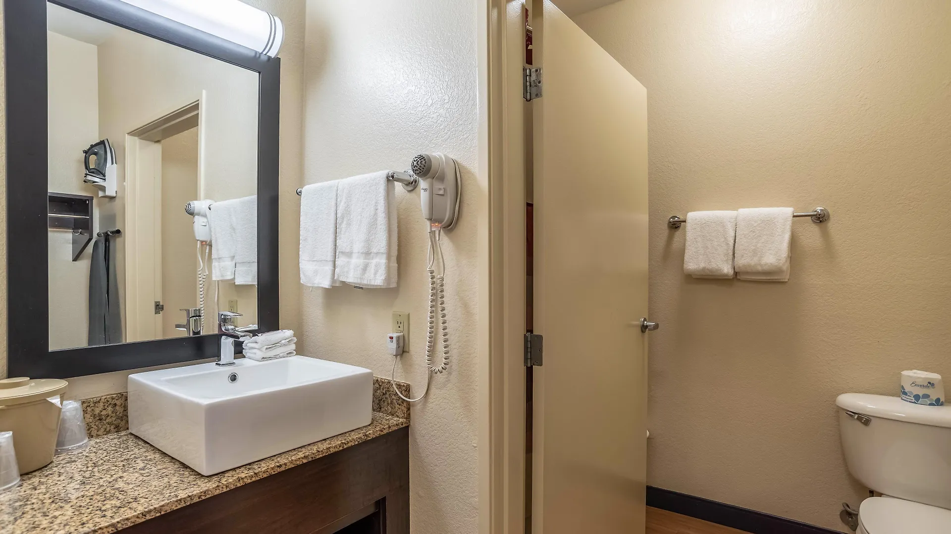 Red Roof Inn Plus+ Tempe - Phoenix Airport Hotel