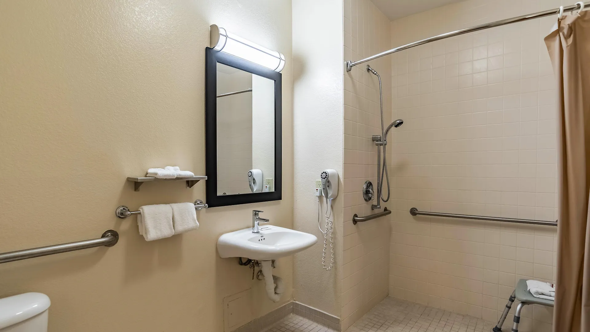 Red Roof Inn Plus+ Tempe - Phoenix Airport 3*,