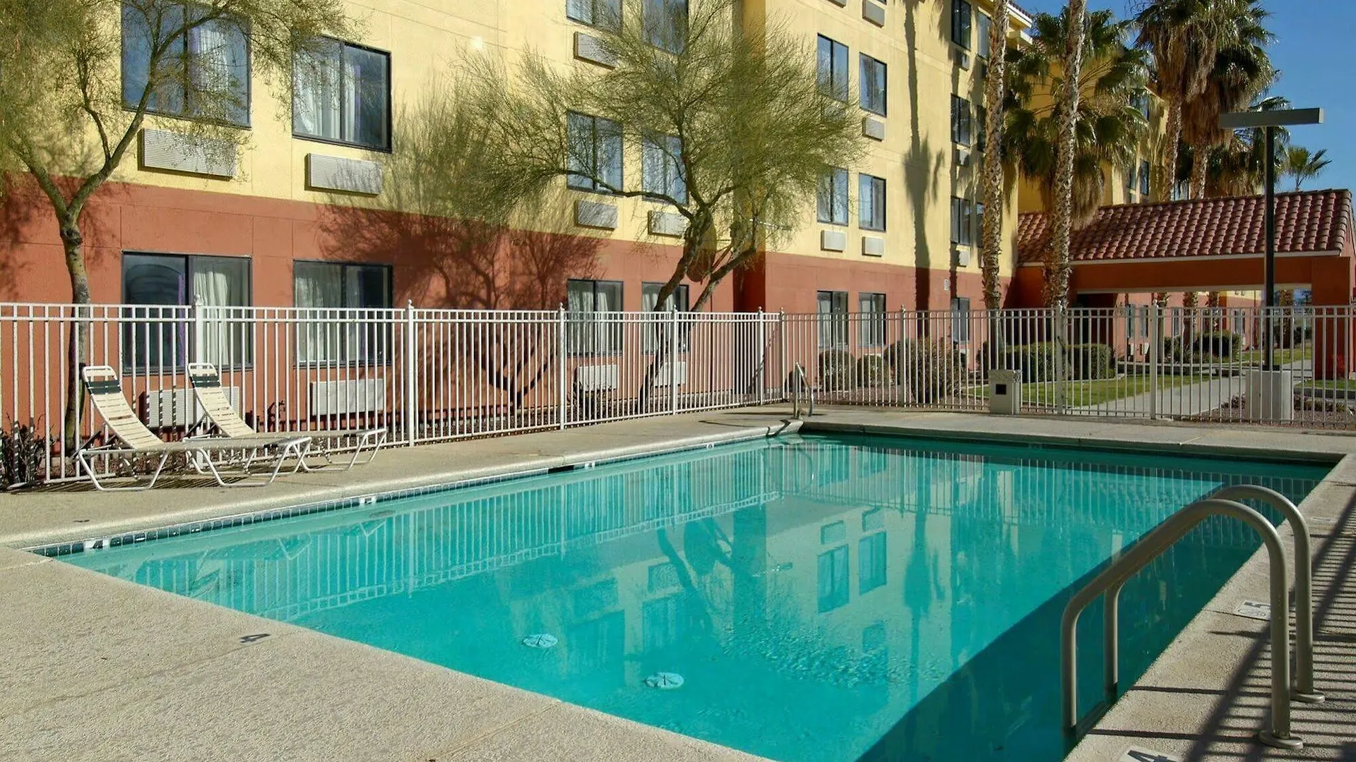 Red Roof Inn Plus+ Tempe - Phoenix Airport 3*,  United States
